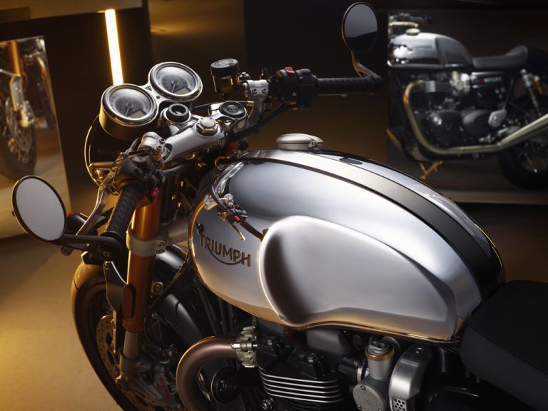 thruxton tank