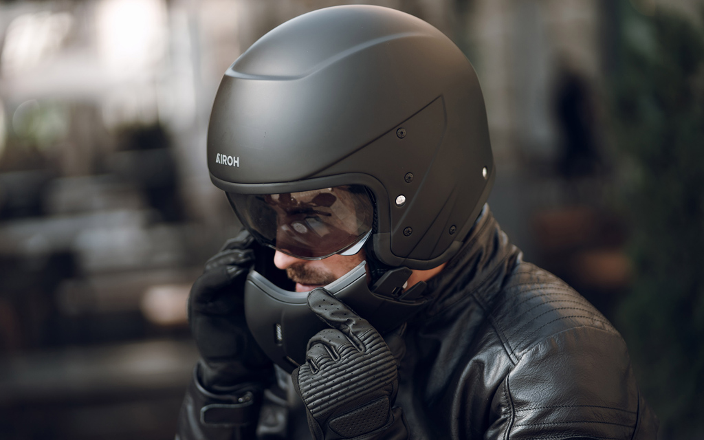 AIROH J 110 the two-in-one helmet with an unmistakable style