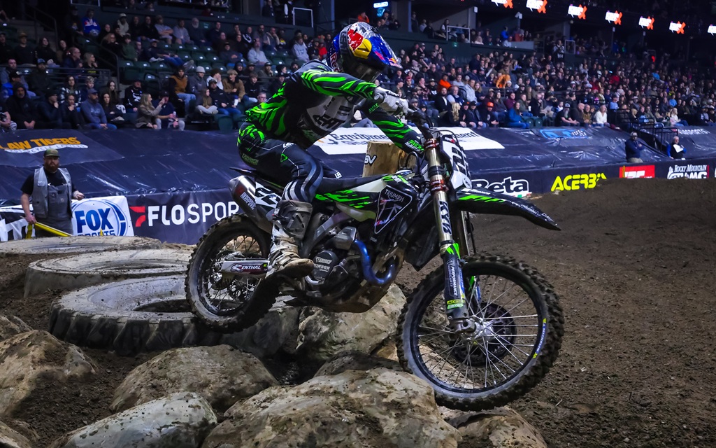triumph_endurocross_johnny_walker_2