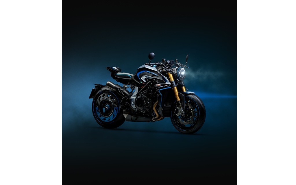 Rush-Titanio-studio-2026-(5)-7402x4935